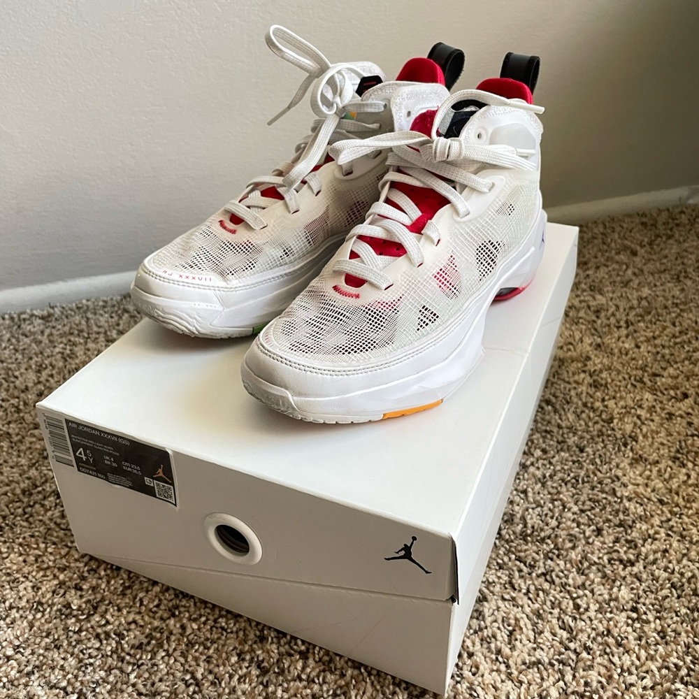 Air Jordan XXXVII (GS) Big Kids' Shoes Size 4.5Y